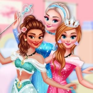 Princesses Now And Then girl games kiz10girls.com